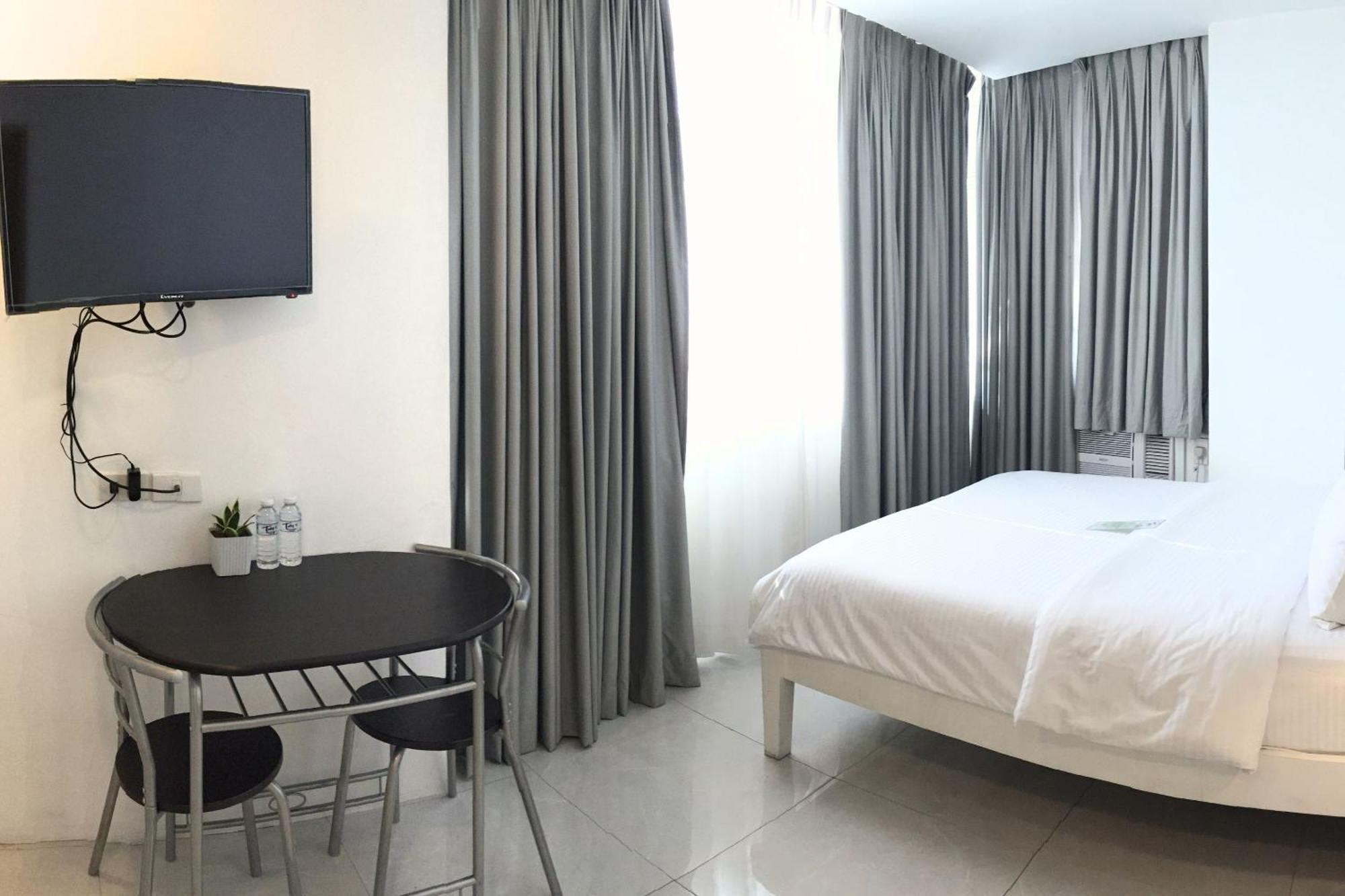 Tely'S Bed & Breakfast Iloilo Powered By Cocotel מראה חיצוני תמונה