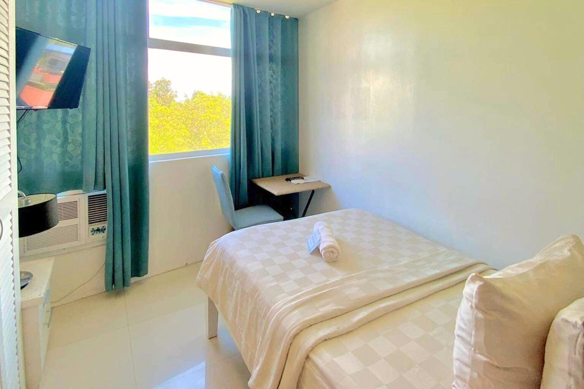 Tely'S Bed & Breakfast Iloilo Powered By Cocotel מראה חיצוני תמונה